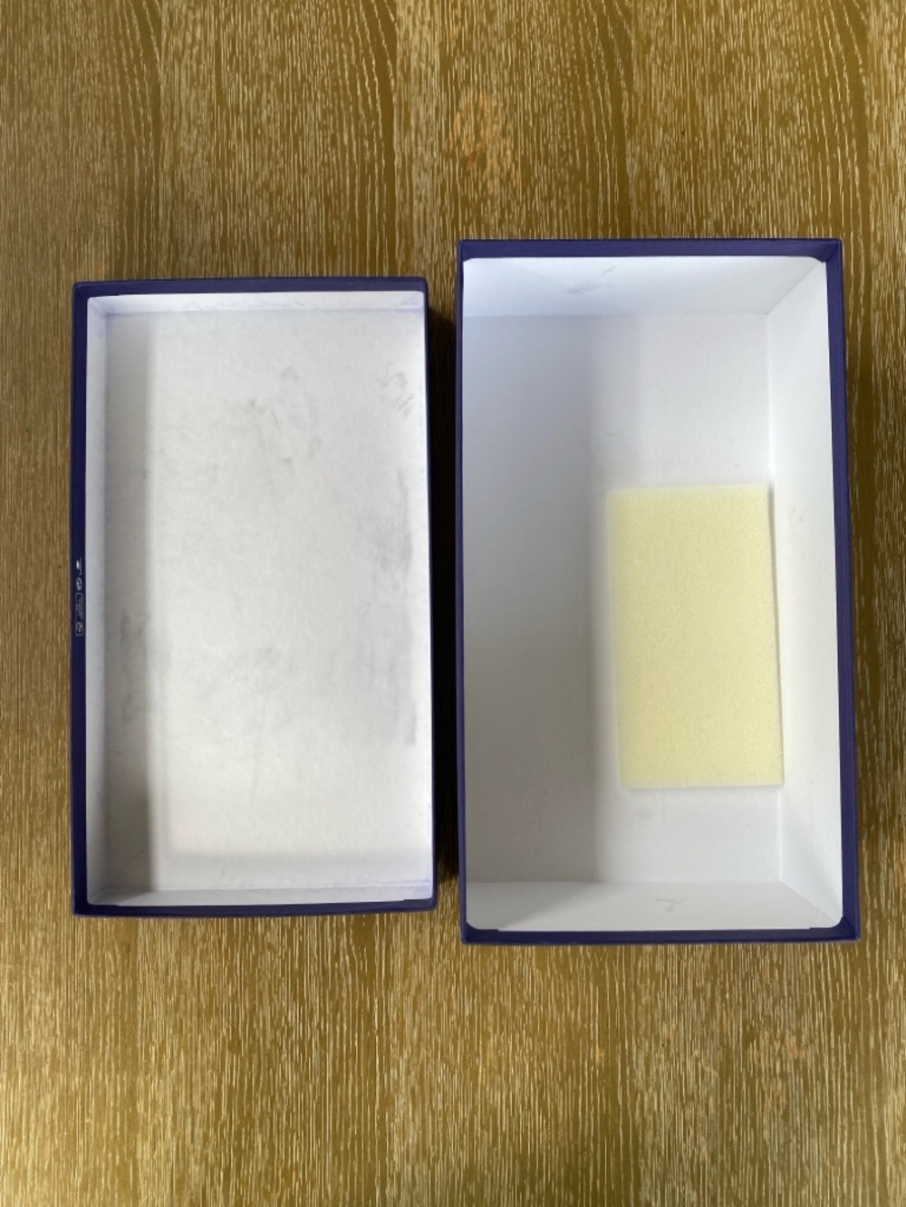 Stuart Weitzman | Shoe Box - Picture 4 of 8